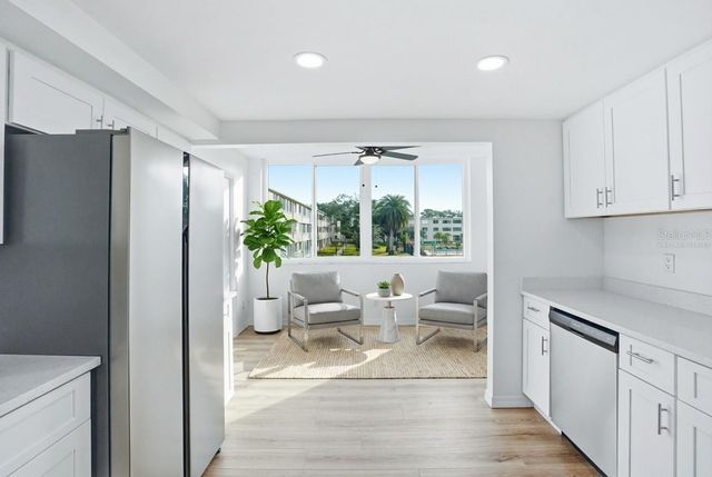 5095 BAY STREET NE 210, St Petersburg, FL 33703