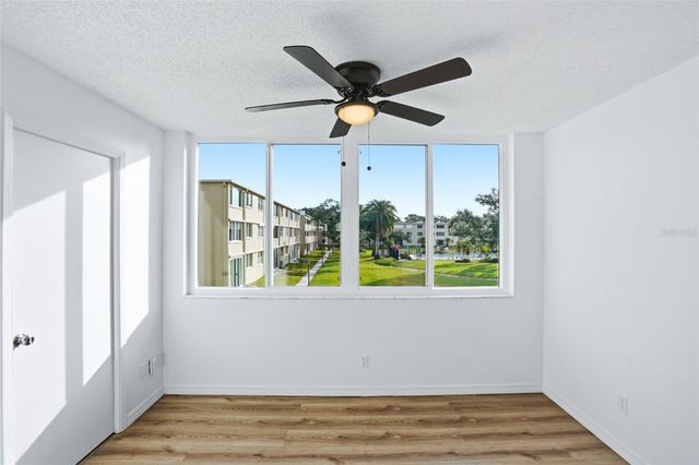 5095 BAY STREET NE 210, St Petersburg, FL 33703