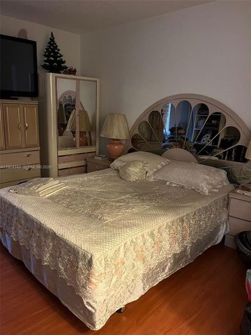 525 W 69th St 207, Hialeah, FL 33014