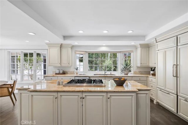 1998 Port Edward Circle, Newport Beach, CA 92660