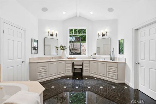 1998 Port Edward Circle, Newport Beach, CA 92660
