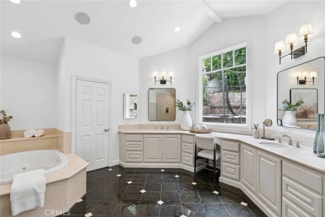 1998 Port Edward Circle, Newport Beach, CA 92660