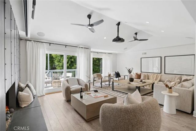 1998 Port Edward Circle, Newport Beach, CA 92660