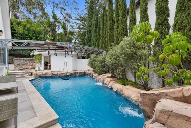1998 Port Edward Circle, Newport Beach, CA 92660