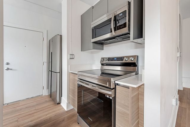 1347 W Estes Avenue F2, Chicago, IL 60626