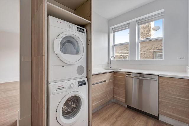 1347 W Estes Avenue F2, Chicago, IL 60626