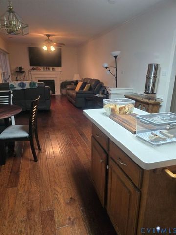 10452 Park Tree Pl, Glen Allen, VA 23060