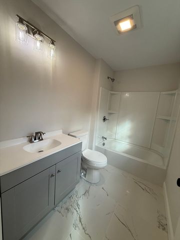 63 North St B, Worcester, MA 01605