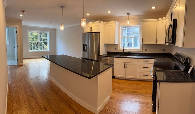 63 North St B, Worcester, MA 01605