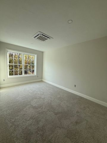 63 North St B, Worcester, MA 01605