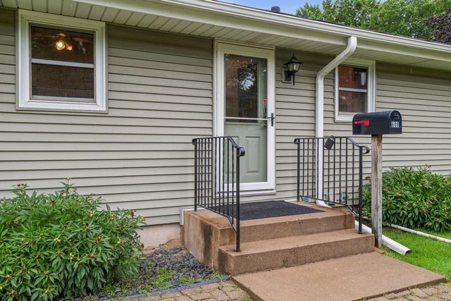 609 Mill Street, Excelsior, MN 55331