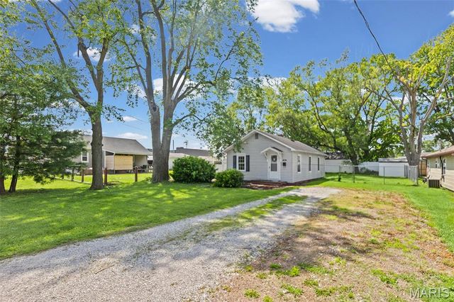 570 Shellview Street, Bethalto, IL 62010