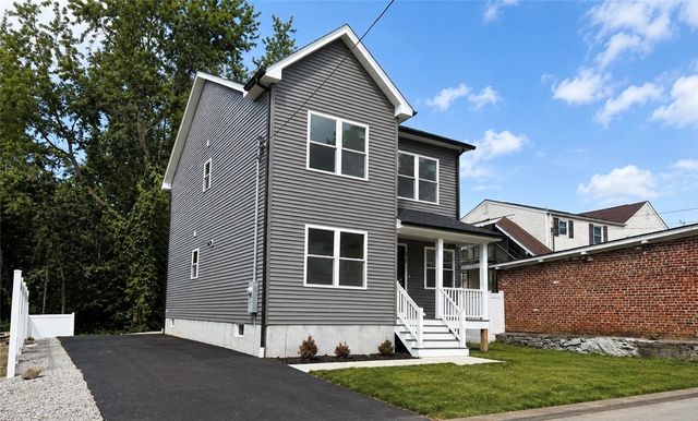 31 Tucker Street, Warwick, RI 02886