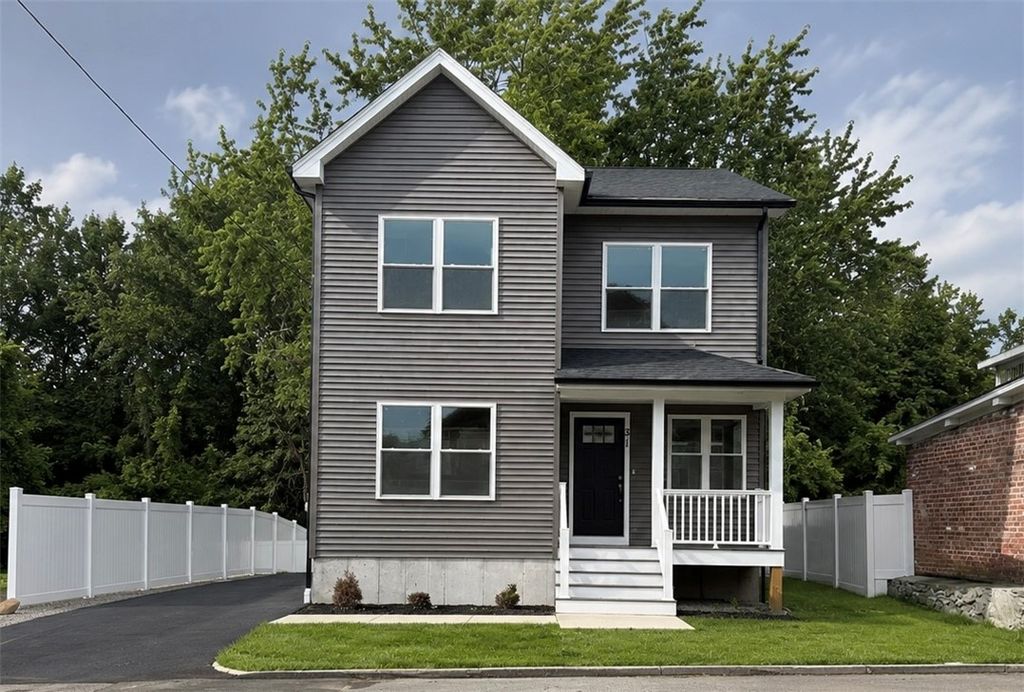 31 Tucker Street, Warwick, RI 02886