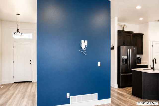 3898 N Catalina Avenue, Idaho Falls, ID 83401