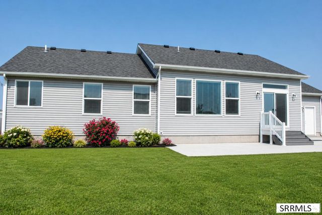 3898 N Catalina Avenue, Idaho Falls, ID 83401