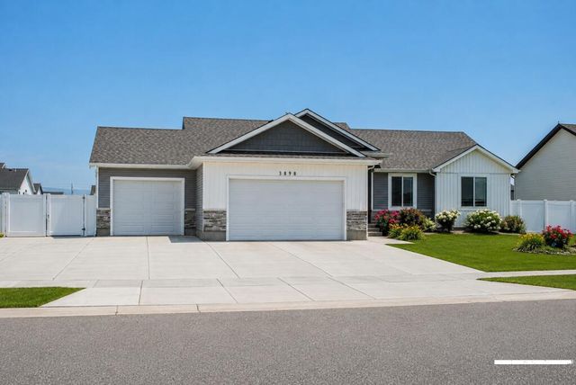 3898 N Catalina Avenue, Idaho Falls, ID 83401