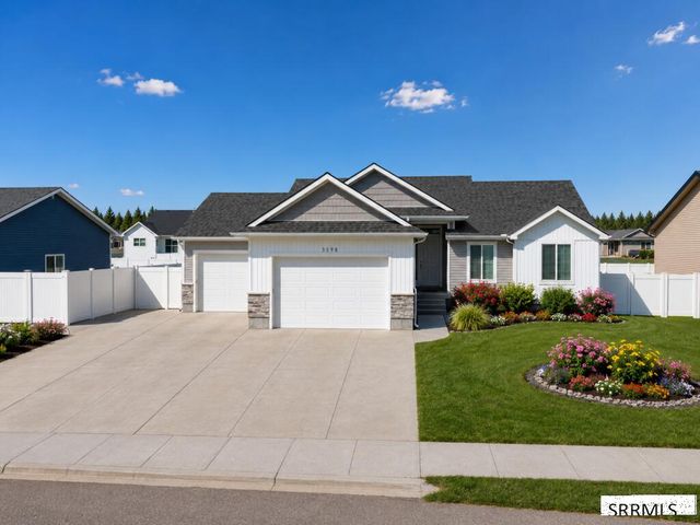 3898 N Catalina Avenue, Idaho Falls, ID 83401