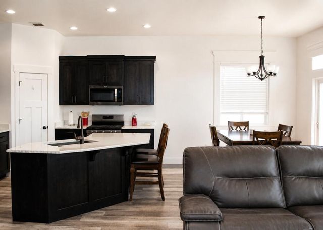 3898 N Catalina Avenue, Idaho Falls, ID 83401