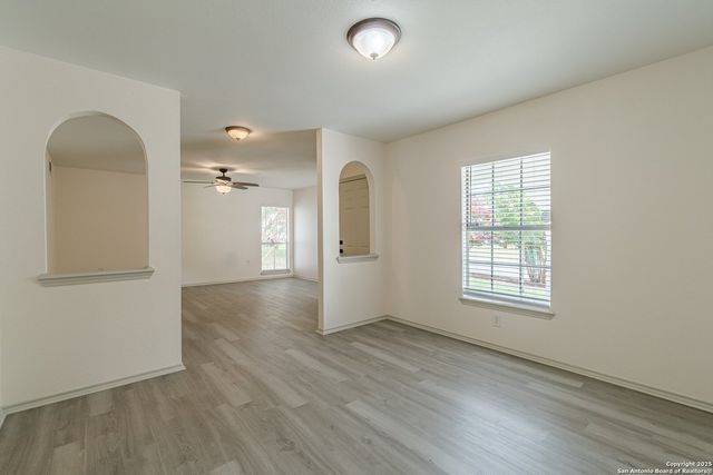 5827 Burkley Springs, San Antonio, TX 78233