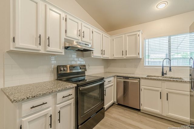 5827 Burkley Springs, San Antonio, TX 78233