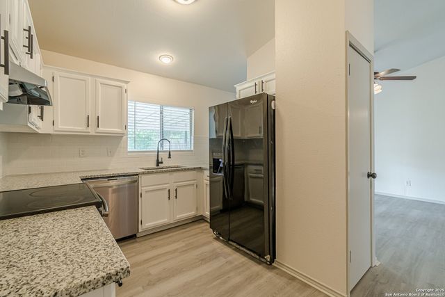 5827 Burkley Springs, San Antonio, TX 78233