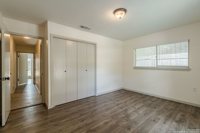 5827 Burkley Springs, San Antonio, TX 78233