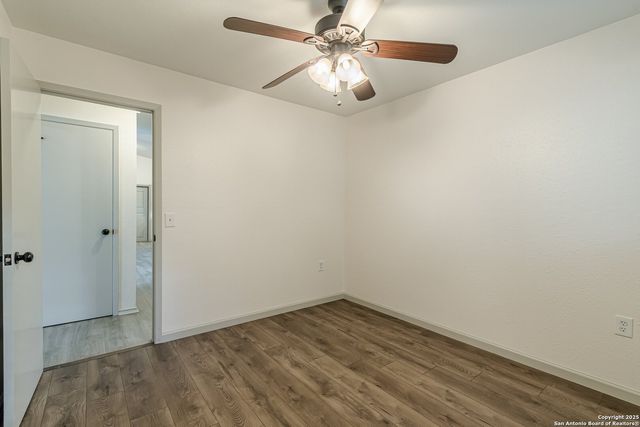 5827 Burkley Springs, San Antonio, TX 78233