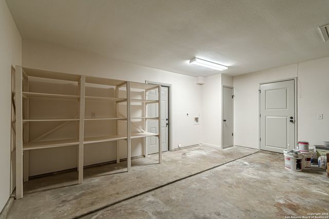 5827 Burkley Springs, San Antonio, TX 78233