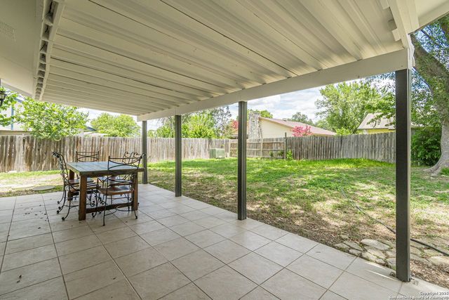 5827 Burkley Springs, San Antonio, TX 78233
