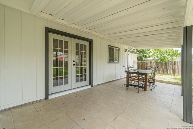 5827 Burkley Springs, San Antonio, TX 78233