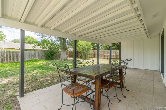 5827 Burkley Springs, San Antonio, TX 78233