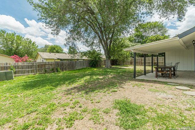 5827 Burkley Springs, San Antonio, TX 78233