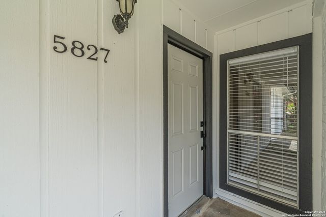 5827 Burkley Springs, San Antonio, TX 78233