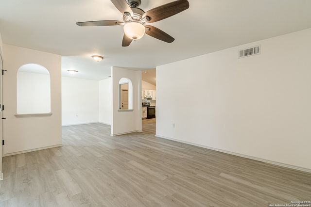 5827 Burkley Springs, San Antonio, TX 78233