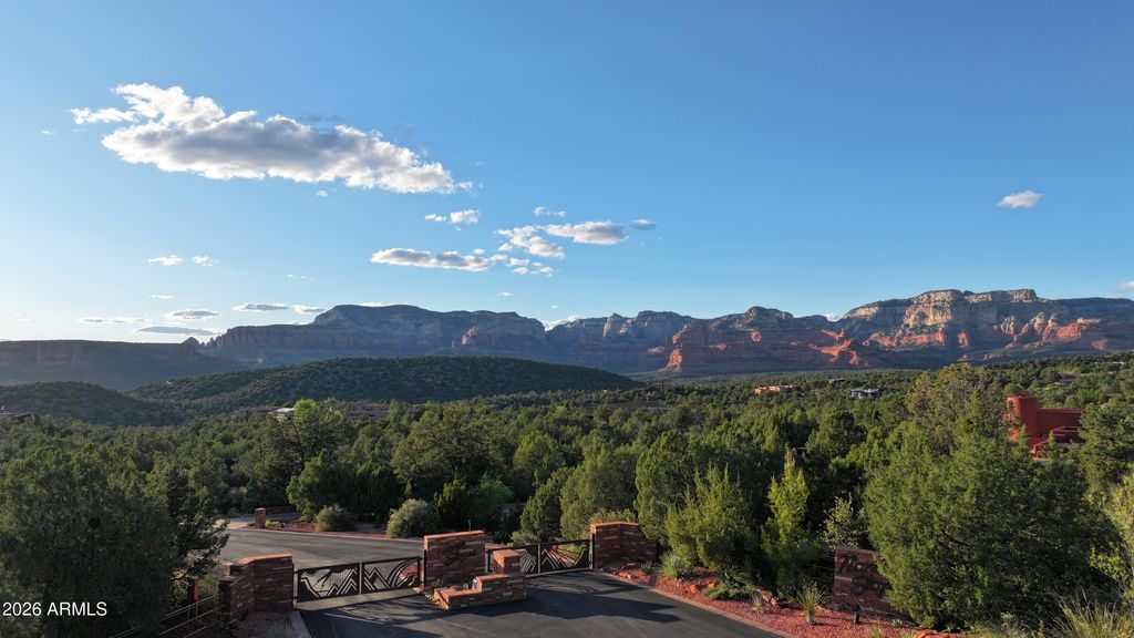 Image 12 of property listing at 110 Desert Holly Drive 3, Sedona, AZ 86336