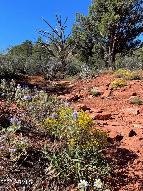 Image 8 of property listing at 110 Desert Holly Drive 3, Sedona, AZ 86336