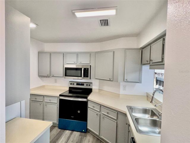 4025 ANGEL OAK COURT 203, Tampa, FL 33613