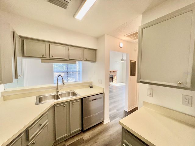 4025 ANGEL OAK COURT 203, Tampa, FL 33613