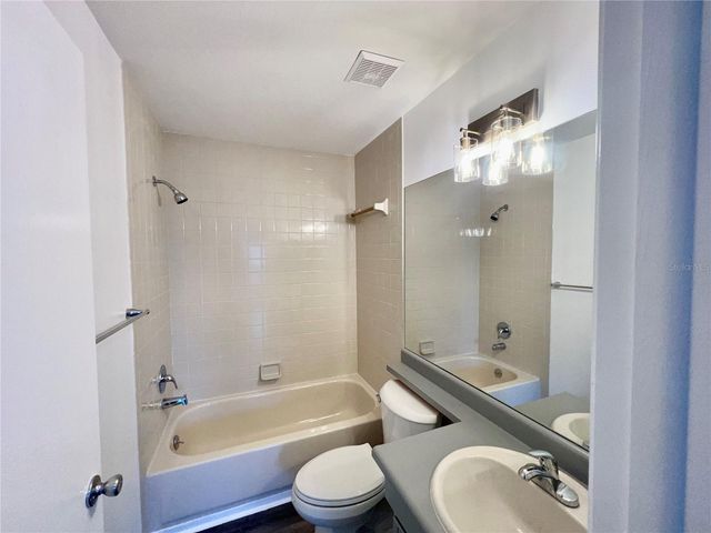 4025 ANGEL OAK COURT 203, Tampa, FL 33613