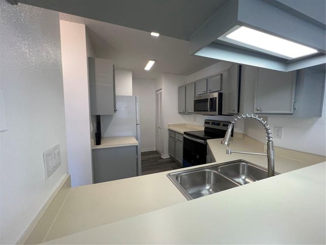 4025 ANGEL OAK COURT 203, Tampa, FL 33613