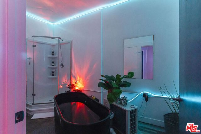 7916 Santa Monica Boulevard, West Hollywood, CA 90046