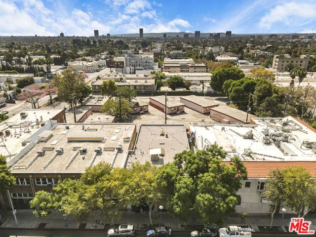 7916 Santa Monica Boulevard, West Hollywood, CA 90046
