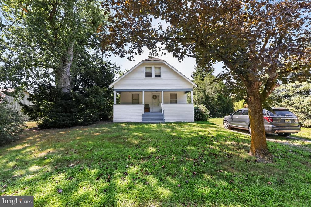 590 AURA RD, GLASSBORO, NJ 08028 — exterior