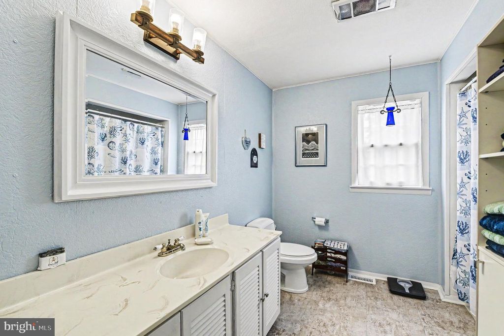 Image 21 of property listing at 52 ARDEN RD, North East, MD 21901