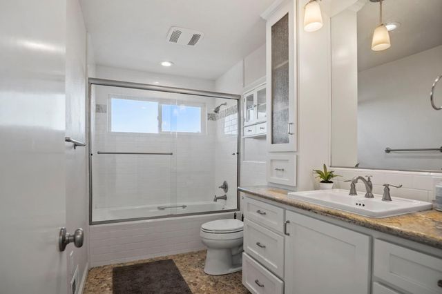 20201 N Dustin Rd, Acampo, CA 95220