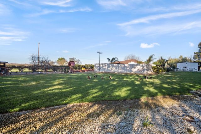 20201 N Dustin Rd, Acampo, CA 95220