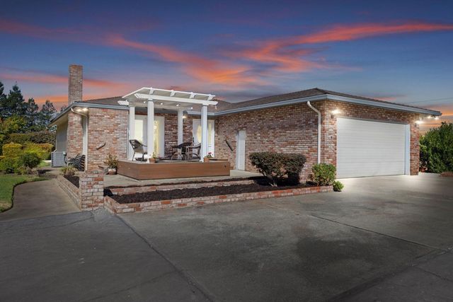 20201 N Dustin Rd, Acampo, CA 95220