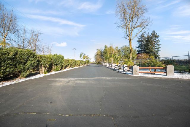 20201 N Dustin Rd, Acampo, CA 95220