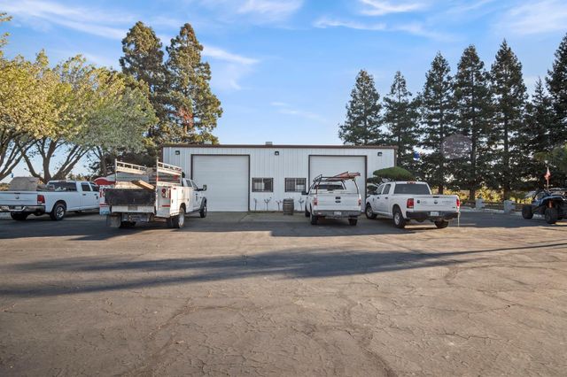 20201 N Dustin Rd, Acampo, CA 95220